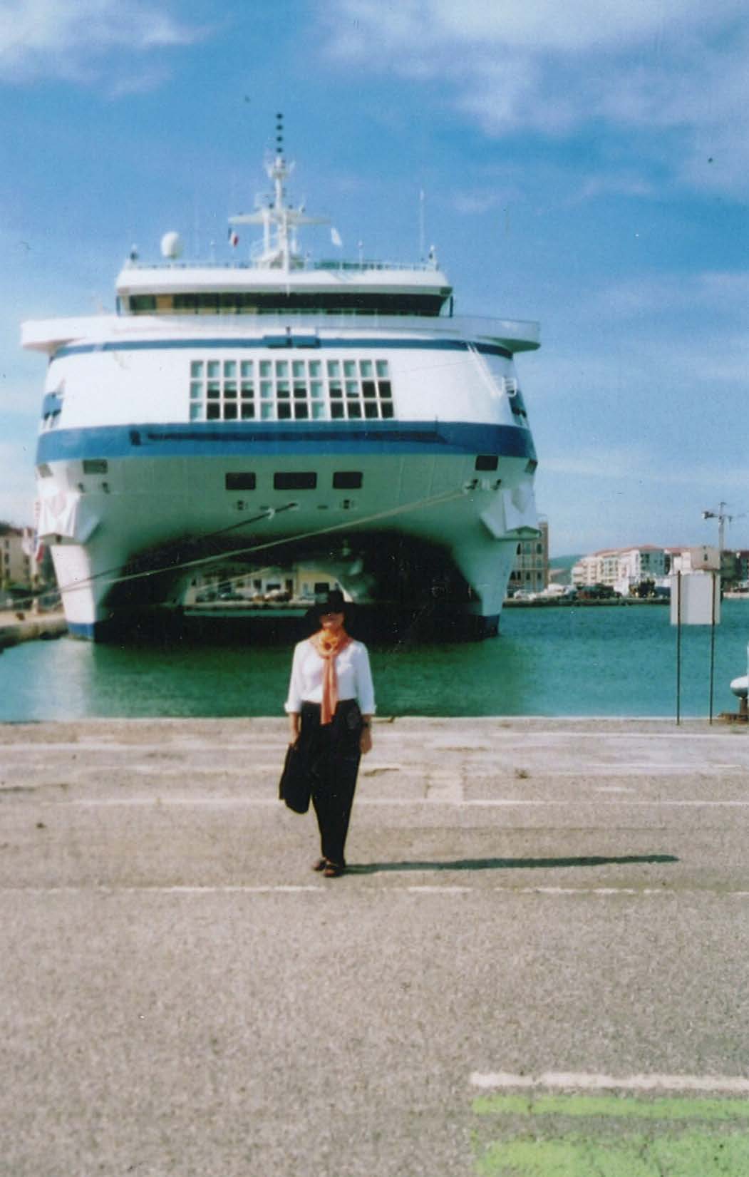 HPetty Pics Port_Page_6_Image_0001