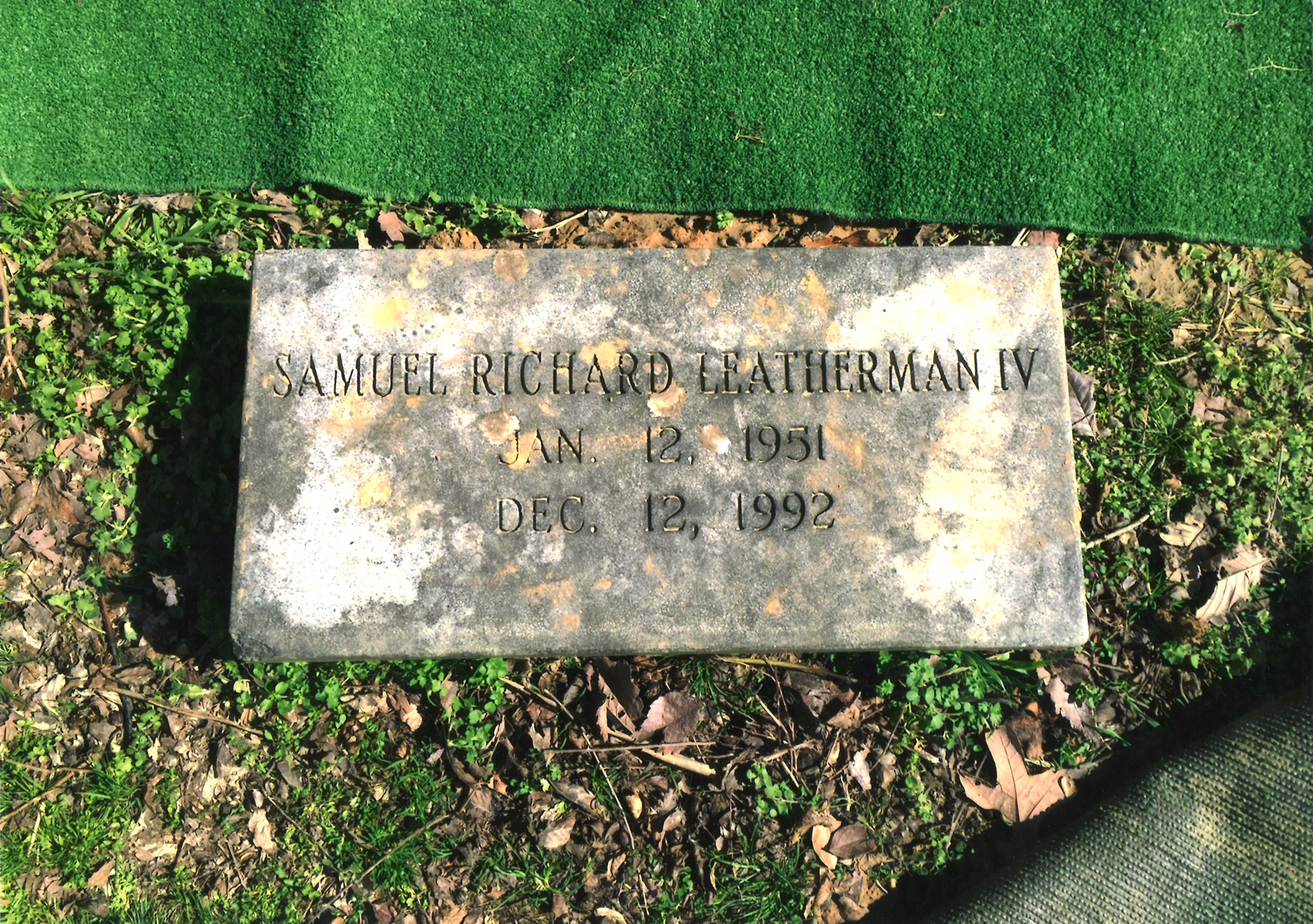 holmes-folder_page_41_image_0001