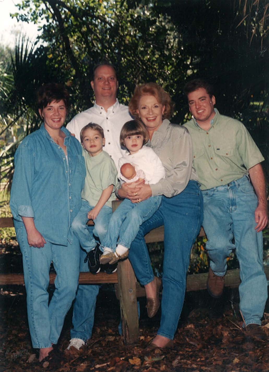 Euro Pics port_Page_29_Image_0001